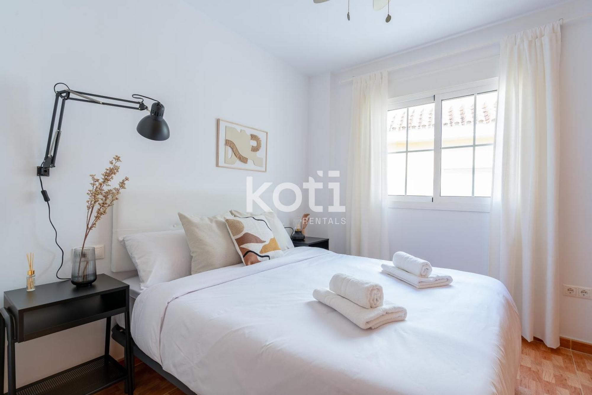 Koti Rentals - Sandy Beach Apartment Fuengirola Exteriör bild