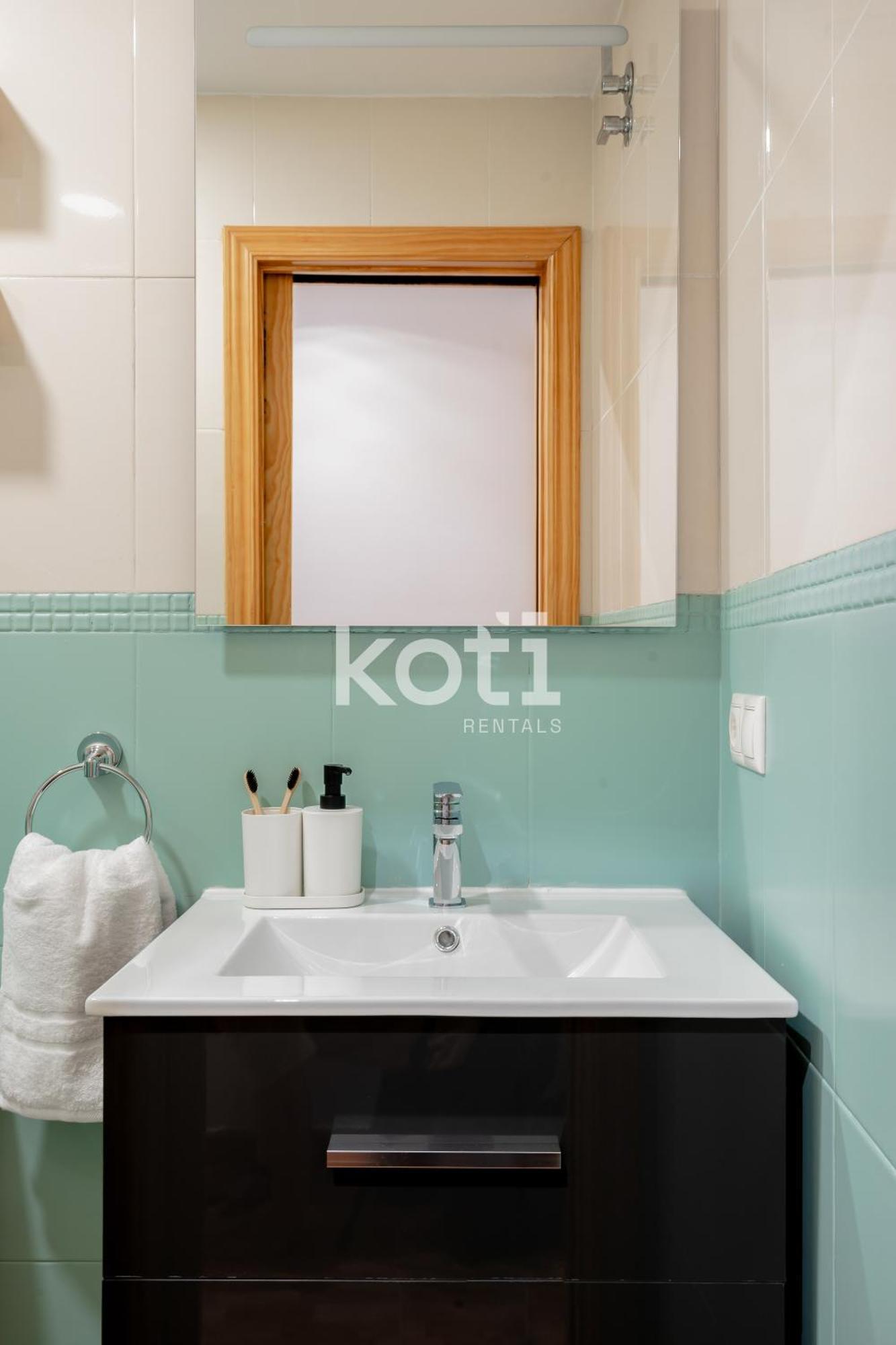 Koti Rentals - Sandy Beach Apartment Fuengirola Exteriör bild